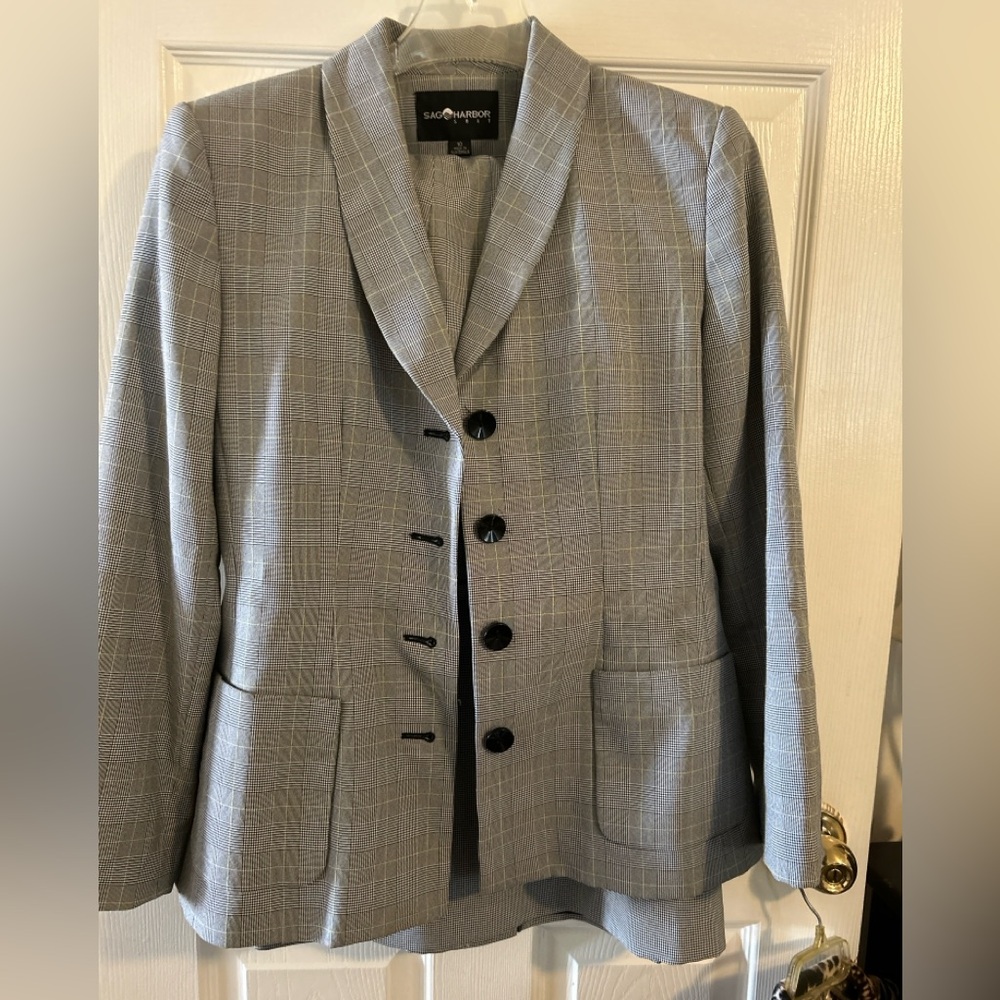 Ladies Sag Harbor Three Piece Suit